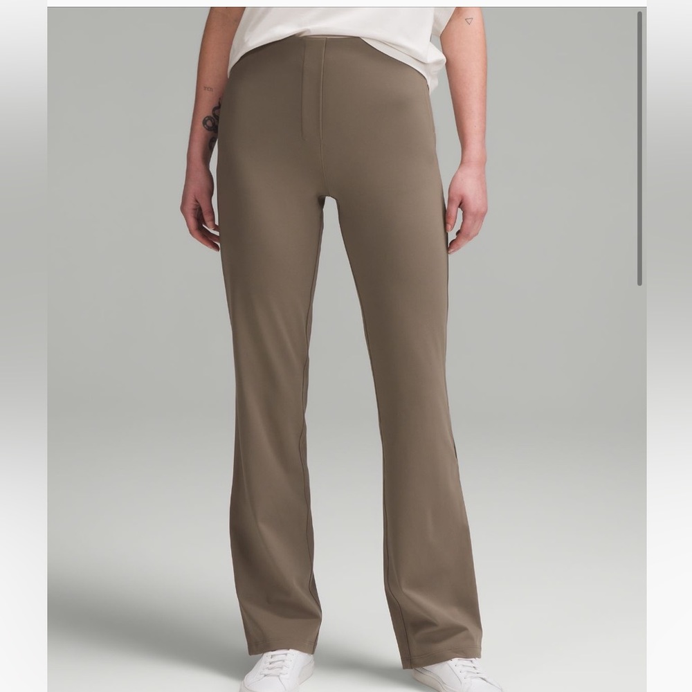 NWOT Lululemon smooth fit pull on high rise pant nomad size 4